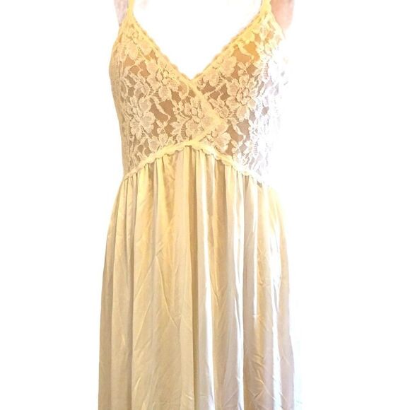 Vintage Maiden Form Long Chemise Slip/Gown - Picture 1 of 16